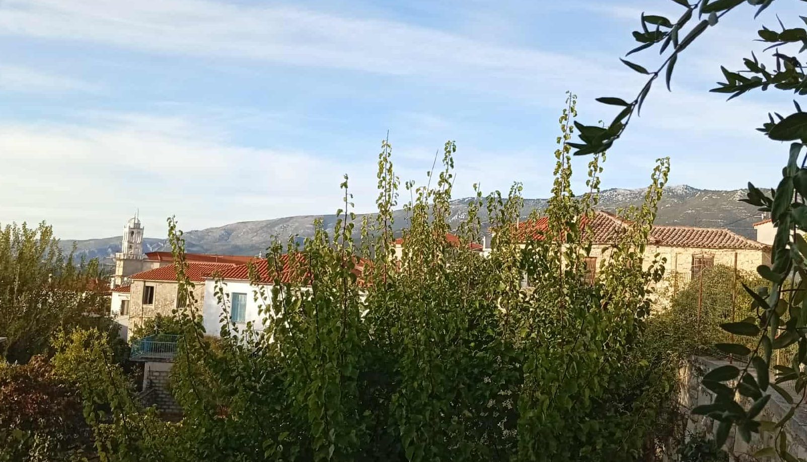 Καιρός: Πρόσκαιρες νεφώσεις σήμερα στην Εύβοια – Που θα πέσουν τοπικές βροχές Καιρός: Πρόσκαιρες νεφώσεις σήμερα στην Εύβοια – Που θα πέσουν τοπικές βροχές