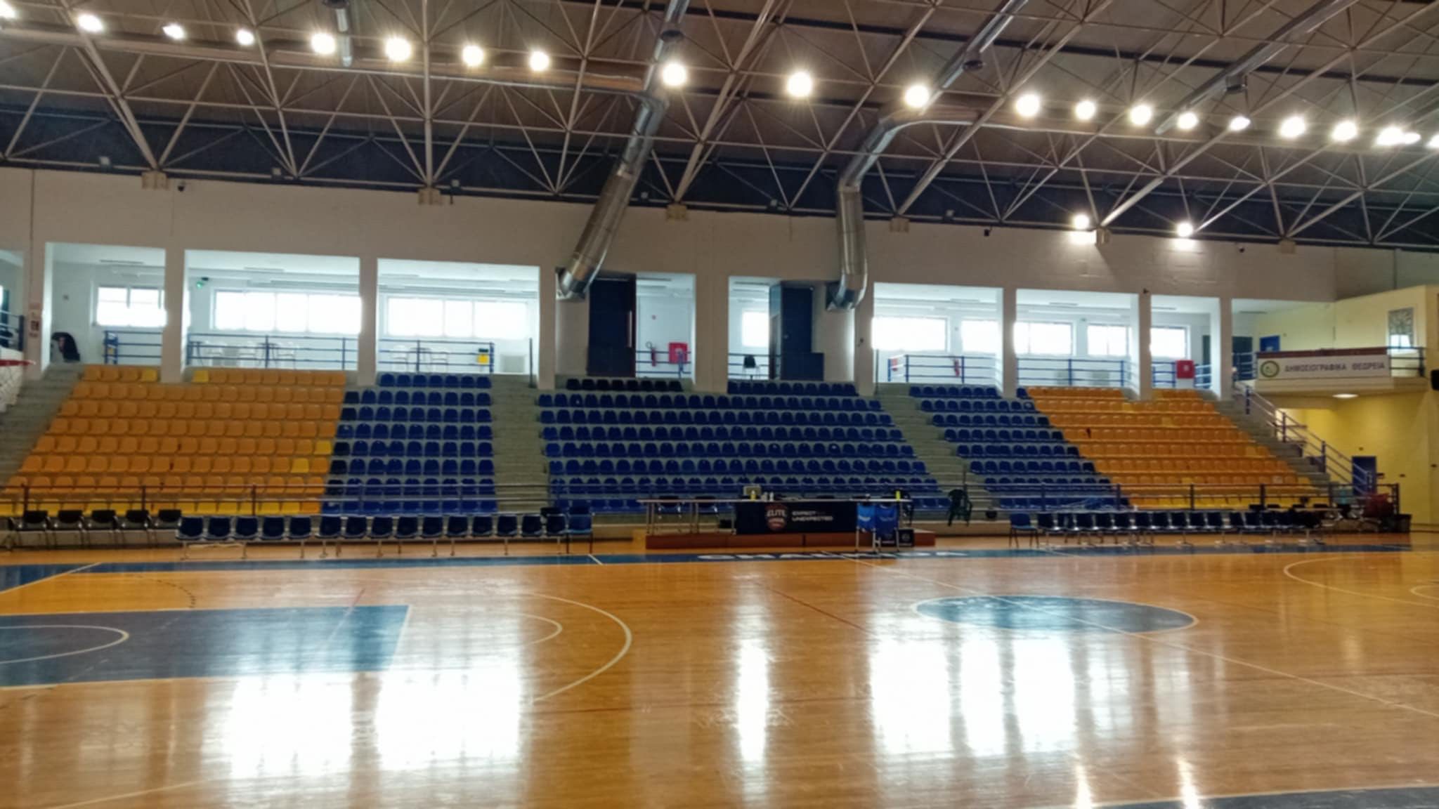 Χαλκίδα: Φτιάχτηκε επιτέλους το κλειστό της Κανήθου – Μπήκαν νέα καθίσματα Χαλκίδα: Φτιάχτηκε επιτέλους το κλειστό της Κανήθου – Μπήκαν νέα καθίσματα