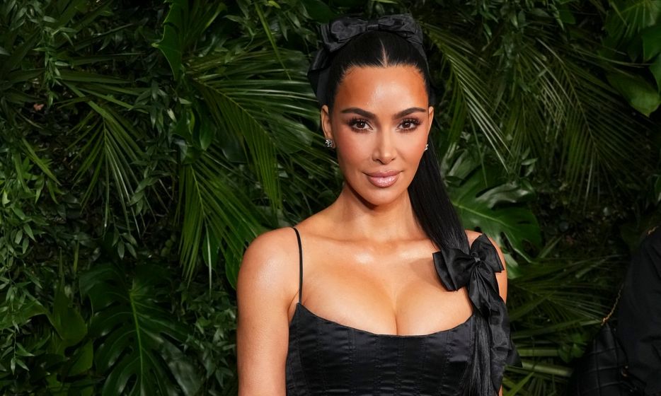 Η Κιμ Καρντάσιαν δεν πιστεύει ότι ο άνθρωπος έχει πατήσει στο φεγγάρι – Έλαβε «πληρωμένη» απάντηση από τη NASA Η Κιμ Καρντάσιαν δεν πιστεύει ότι ο άνθρωπος έχει πατήσει στο φεγγάρι – Έλαβε «πληρωμένη» απάντηση από τη NASA