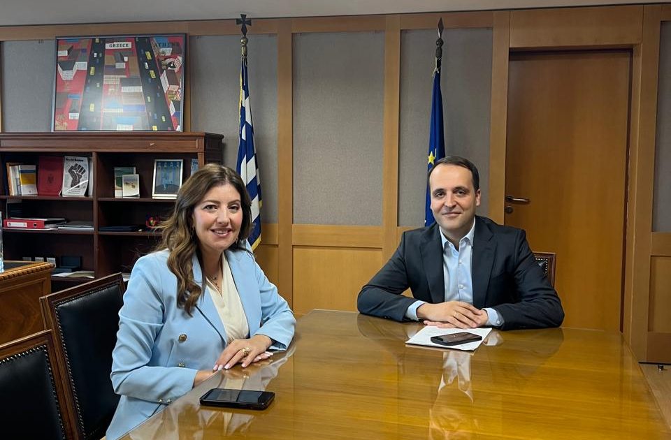 Παρέμβαση Καραμπατσώλη για Κτηματολόγιο Χαλκίδας: Τι ζήτησε για τις 4.000 πράξεις που εκκρεμούν Παρέμβαση Καραμπατσώλη για Κτηματολόγιο Χαλκίδας: Τι ζήτησε για τις 4.000 πράξεις που εκκρεμούν