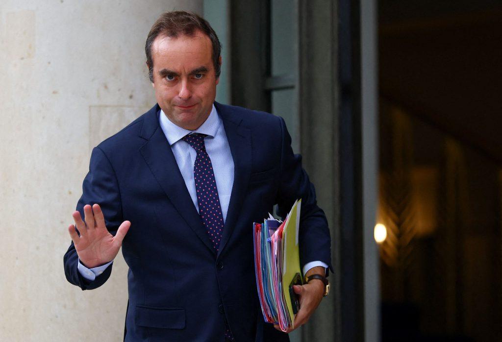 Παραιτήθηκε ο πρωθυπουργός Σεμπαστιάν Λεκορνί – Πέφτει η κυβέρνηση στη Γαλλία Παραιτήθηκε ο πρωθυπουργός Σεμπαστιάν Λεκορνί – Πέφτει η κυβέρνηση στη Γαλλία