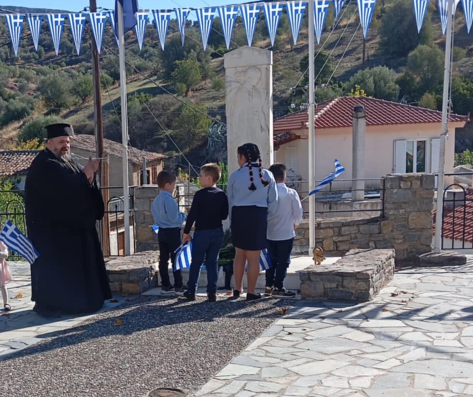 Ρίγη συγκίνησης στην Εύβοια για τους μικρούς μαθητές που παρέλασαν – Εικόνες Ρίγη συγκίνησης στην Εύβοια για τους μικρούς μαθητές που παρέλασαν – Εικόνες