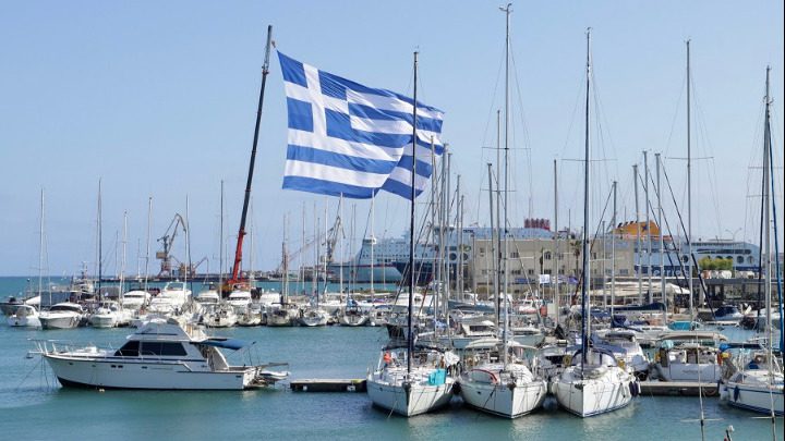 Συγκίνηση: Σημαία 1440 τετραγωνικών μέτρων για την 28η Οκτωβρίου Συγκίνηση: Σημαία 1440 τετραγωνικών μέτρων για την 28η Οκτωβρίου