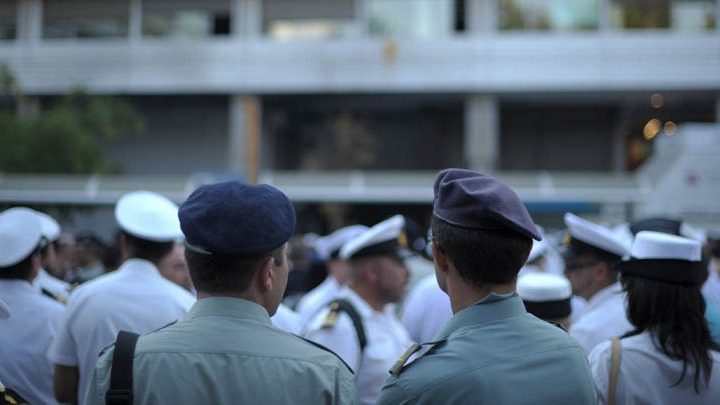 Φόροι- μισθοί ενστόλων: Τι αλλάζει με τη νέα χρονιά- Σε δημόσια διαβούλευση το νομοσχέδιο Φόροι- μισθοί ενστόλων: Τι αλλάζει με τη νέα χρονιά- Σε δημόσια διαβούλευση το νομοσχέδιο