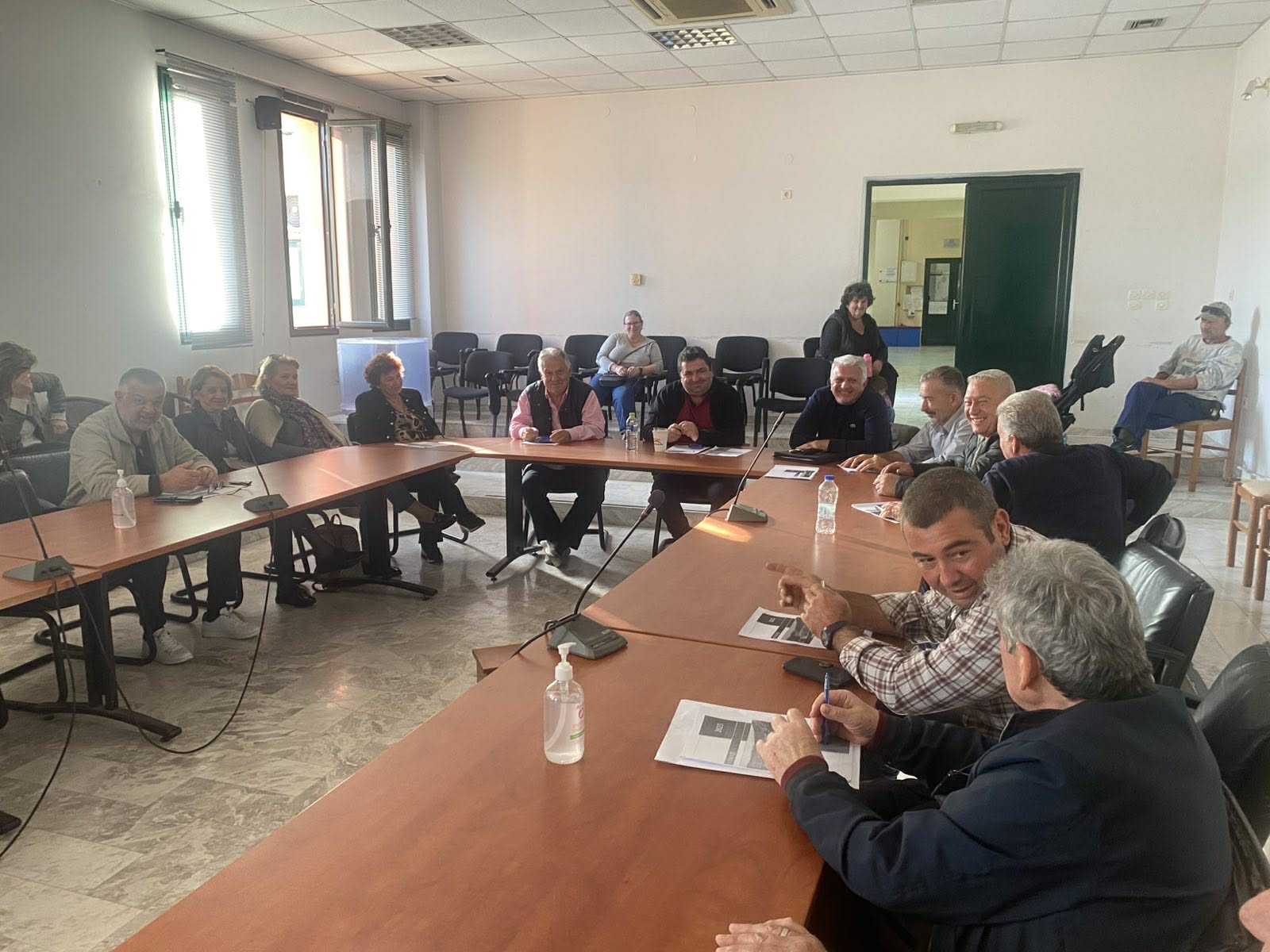 Εύβοια τώρα σύσκεψη Τσαπουρνιώτη με φορείς για το λιμάνι Κυμασίου