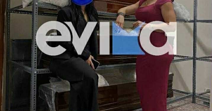 Εύβοια: Έκαναν φωτογράφιση σε φέρετρα και… έγιναν «viral»