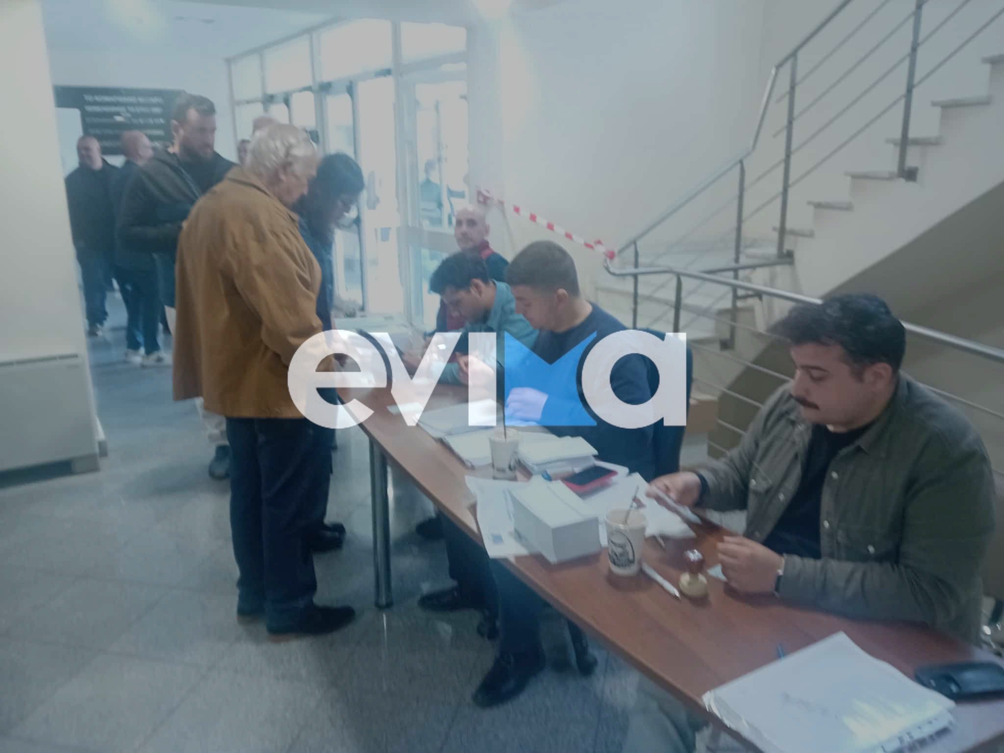Εύβοια: Σε εξέλιξη οι εσωκομματικές εκλογές της ΝΔ – Τι ώρα κλείνουν οι κάλπες