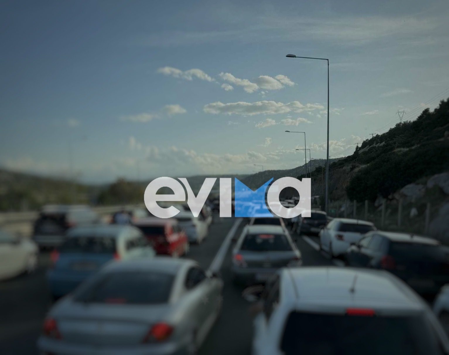 Χαλκίδα: Κλειστός τώρα ο δρόμος μετά την υψηλή γέφυρα- Τι καταγγέλει οδηγός