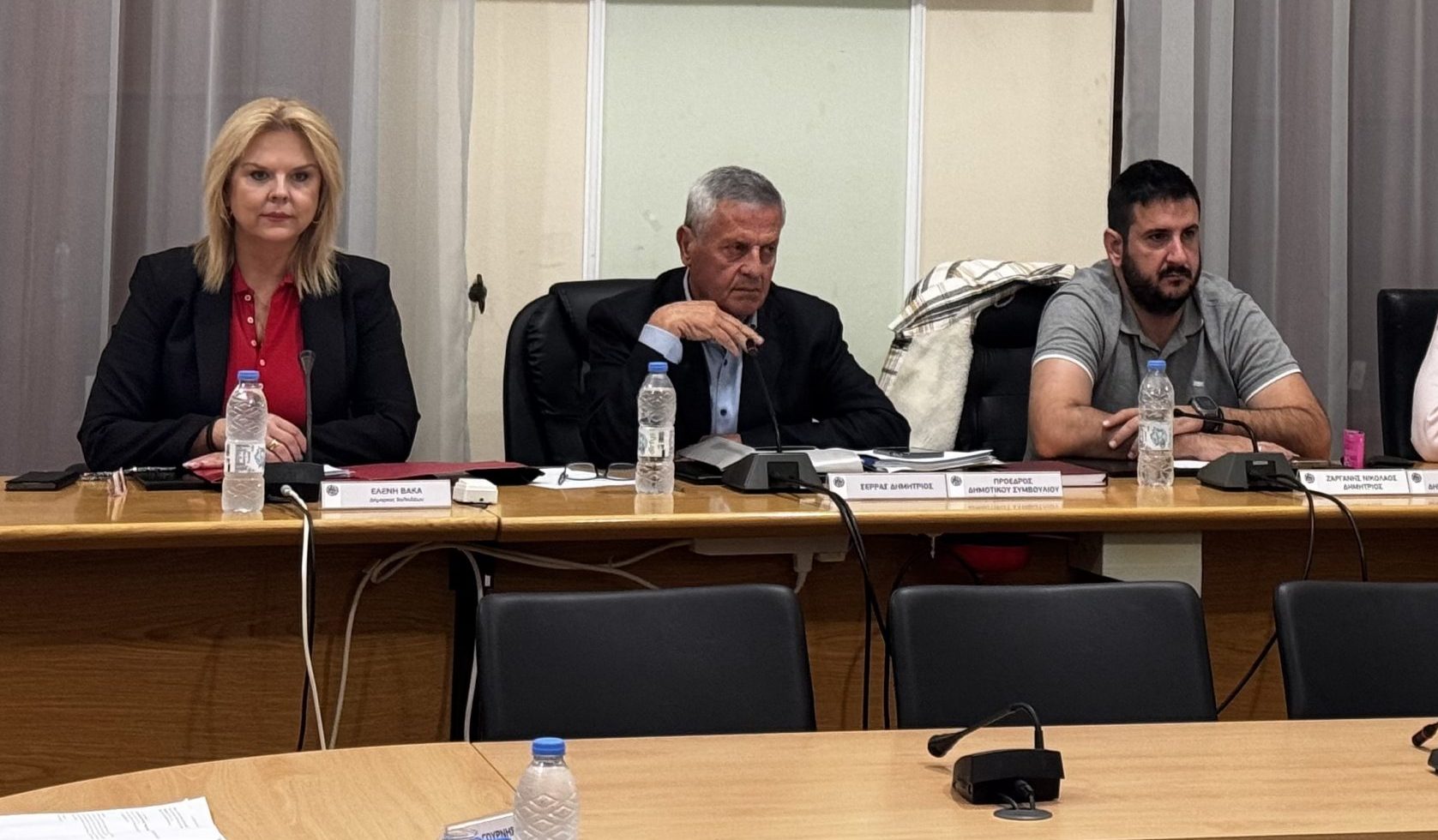 Χαλκίδα: Ομόφωνο «ΟΧΙ» του Δημοτικού Συμβουλίου στο κλείσιμο των ΕΛ.ΤΑ