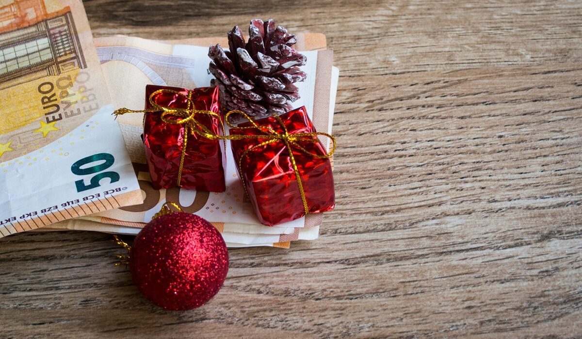 Αλλάζει φέτος η προθεσμία για το Δώρο Χριστουγέννων