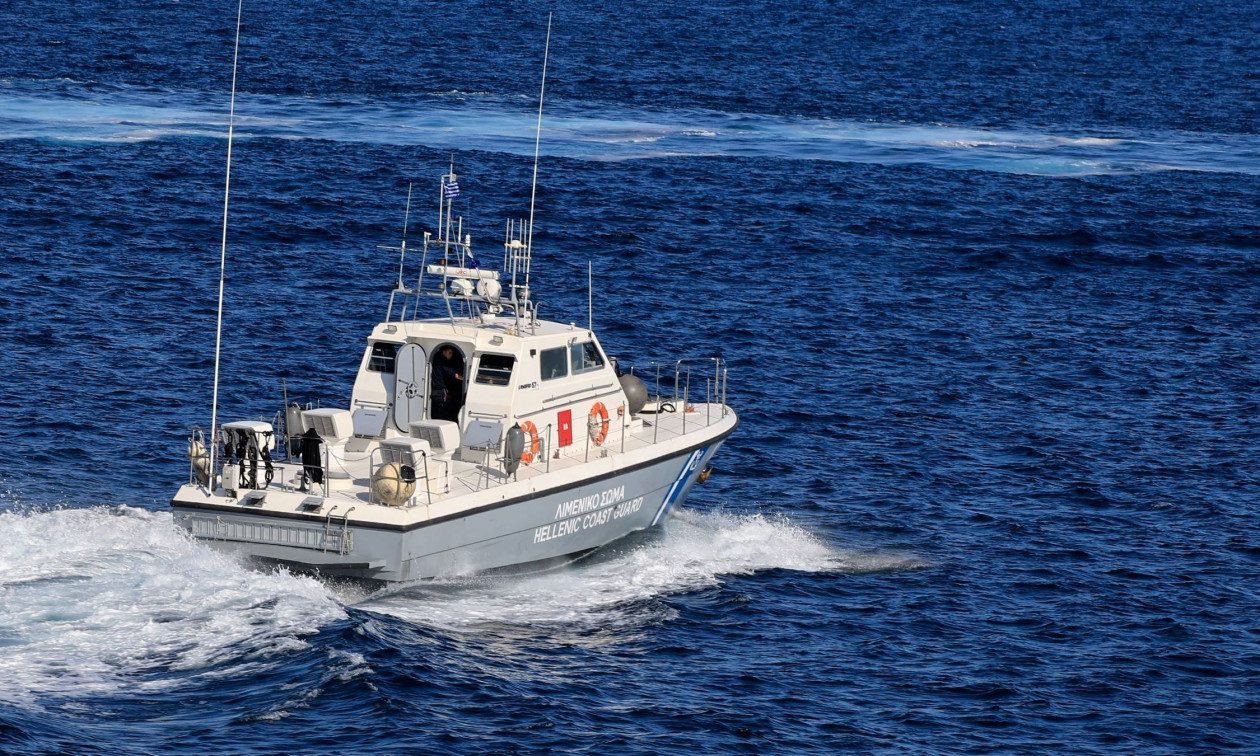 Eτσι σώθηκε ο 31χρονος ναυτικός που έπεσε στη θάλασσα