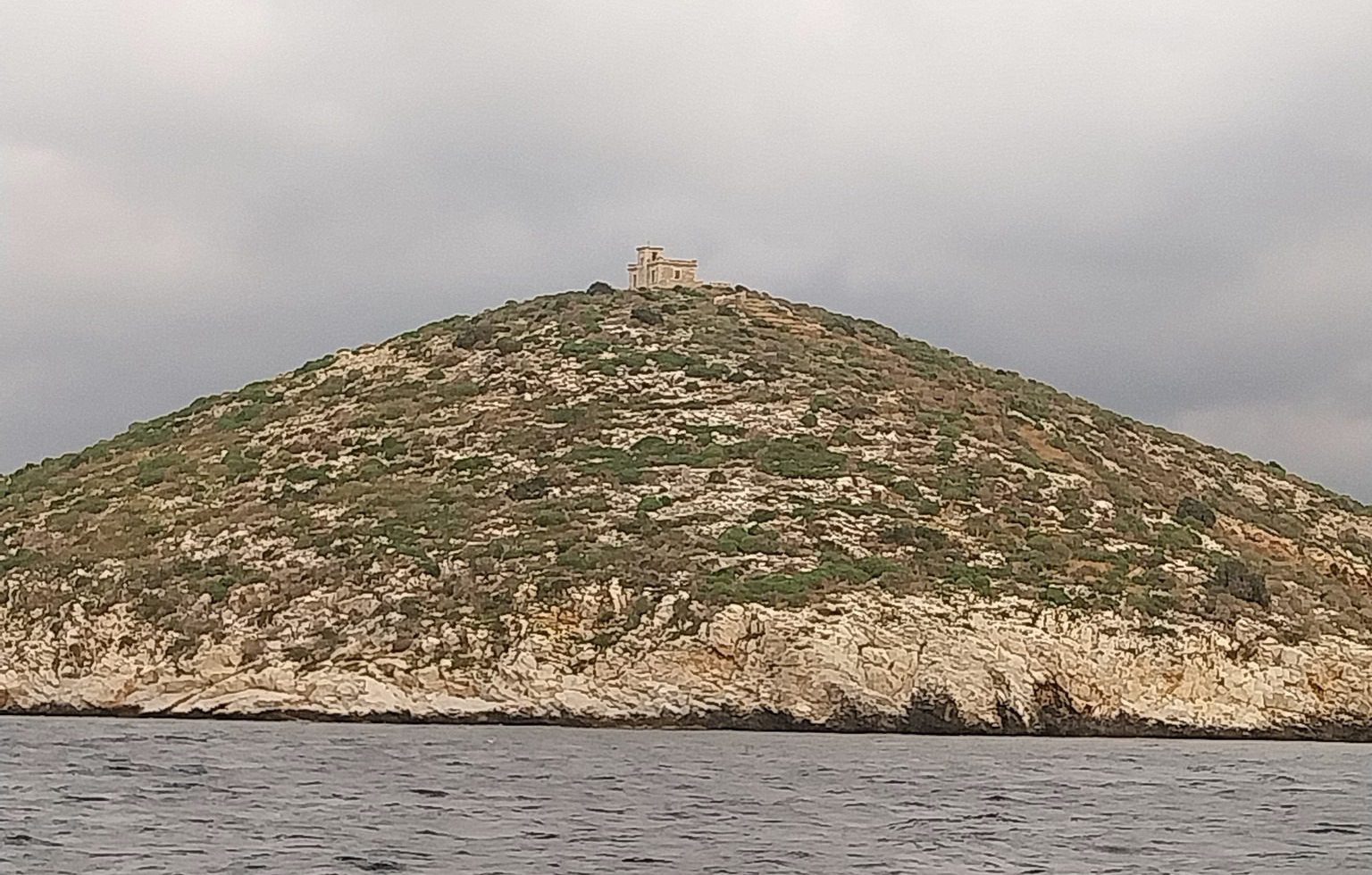 Καιρός: Βροχές, καταιγίδες και πτώση θερμοκρασίας σήμερα στην Εύβοια