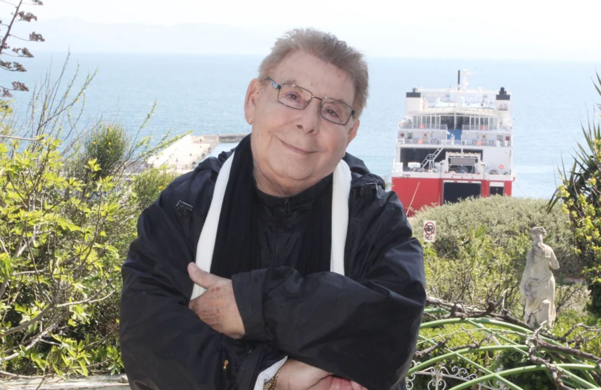 Πόσο πωλείται η πολυκατοικία στη Ραφήνα του σχεδιαστή μόδας Γιάννη Γαλάτη