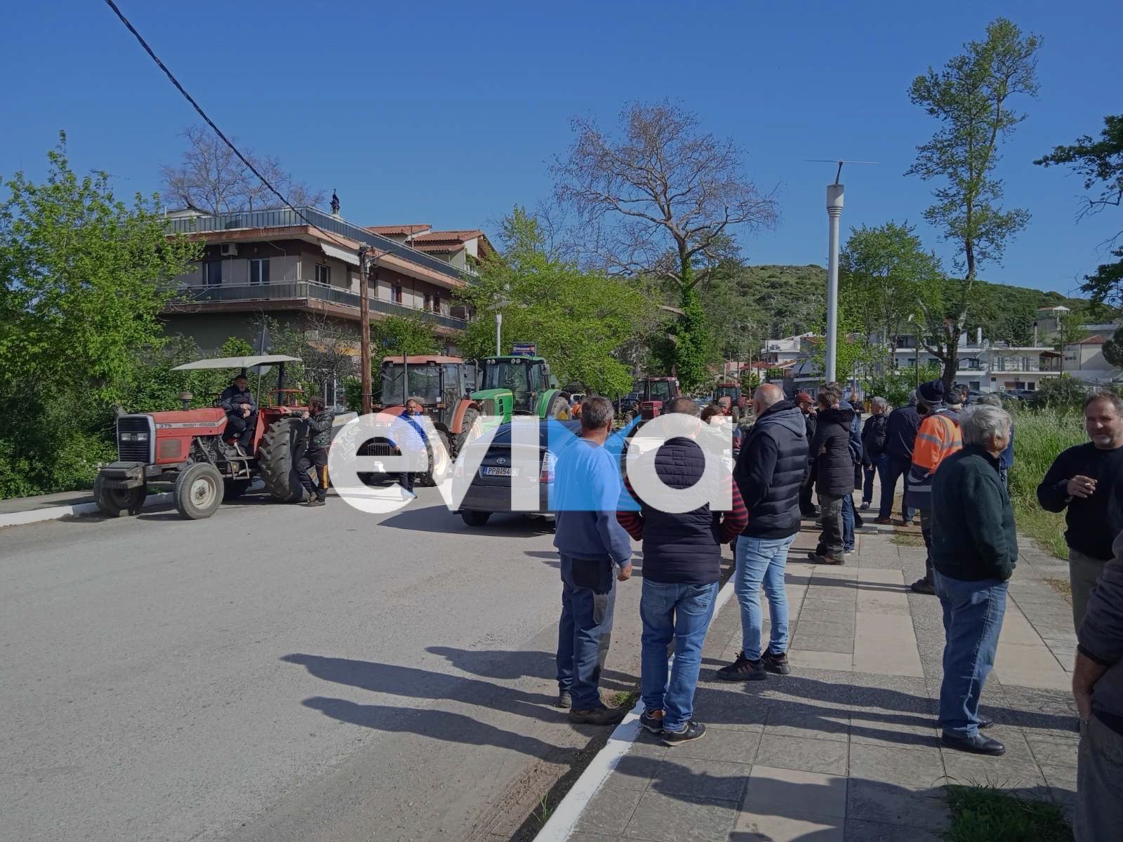 Εύβοια: Οι αγρότες κλείνουν σήμερα κεντρικό δρόμο του Νομού Εύβοια: Οι αγρότες κλείνουν σήμερα κεντρικό δρόμο του Νομού
