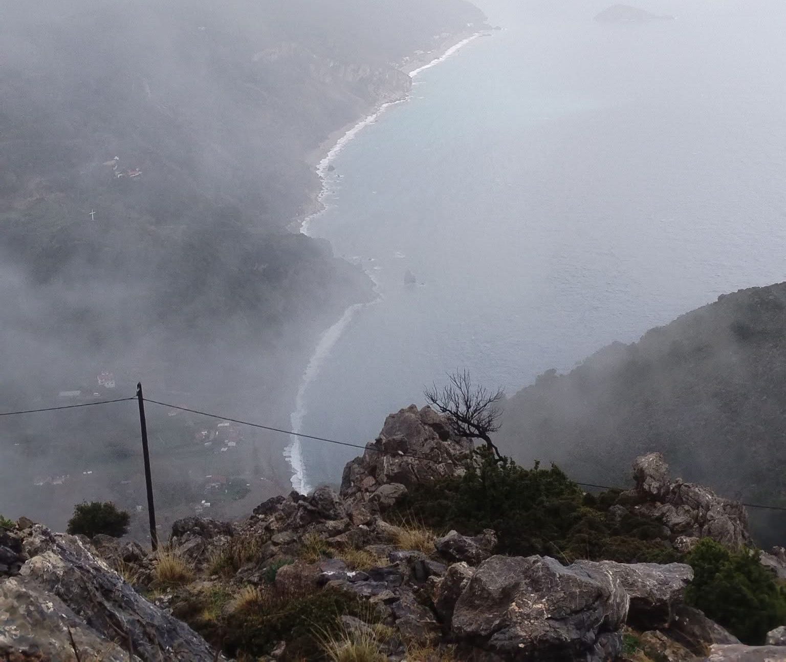 Καιρός: Τοπικές βροχές και νέα πτώση της θερμοκρασίας σήμερα στην Εύβοια