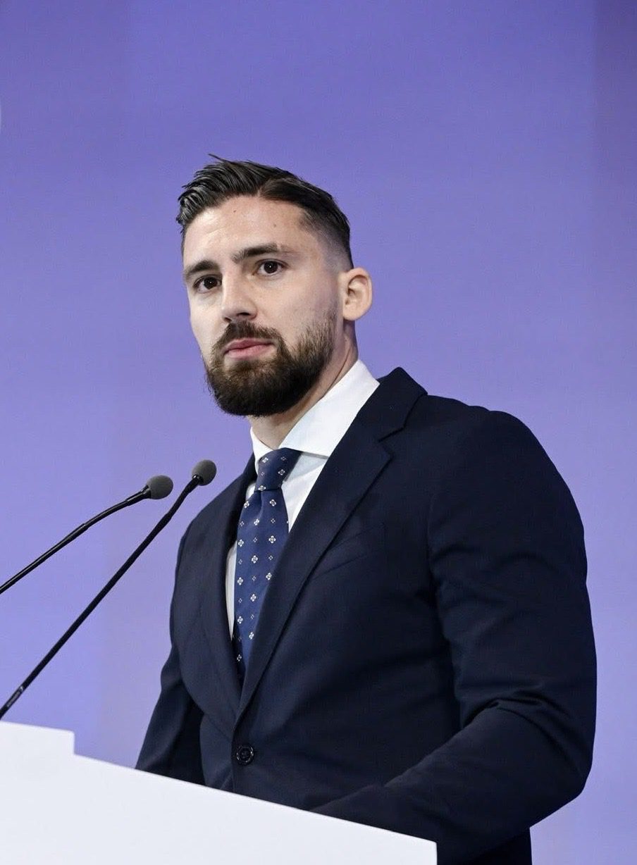 Νέοι και πολιτική! Γιατί πρέπει να συμμετέχουν, λεέι ο Ευβοιώτης Απόστολος Σπανός