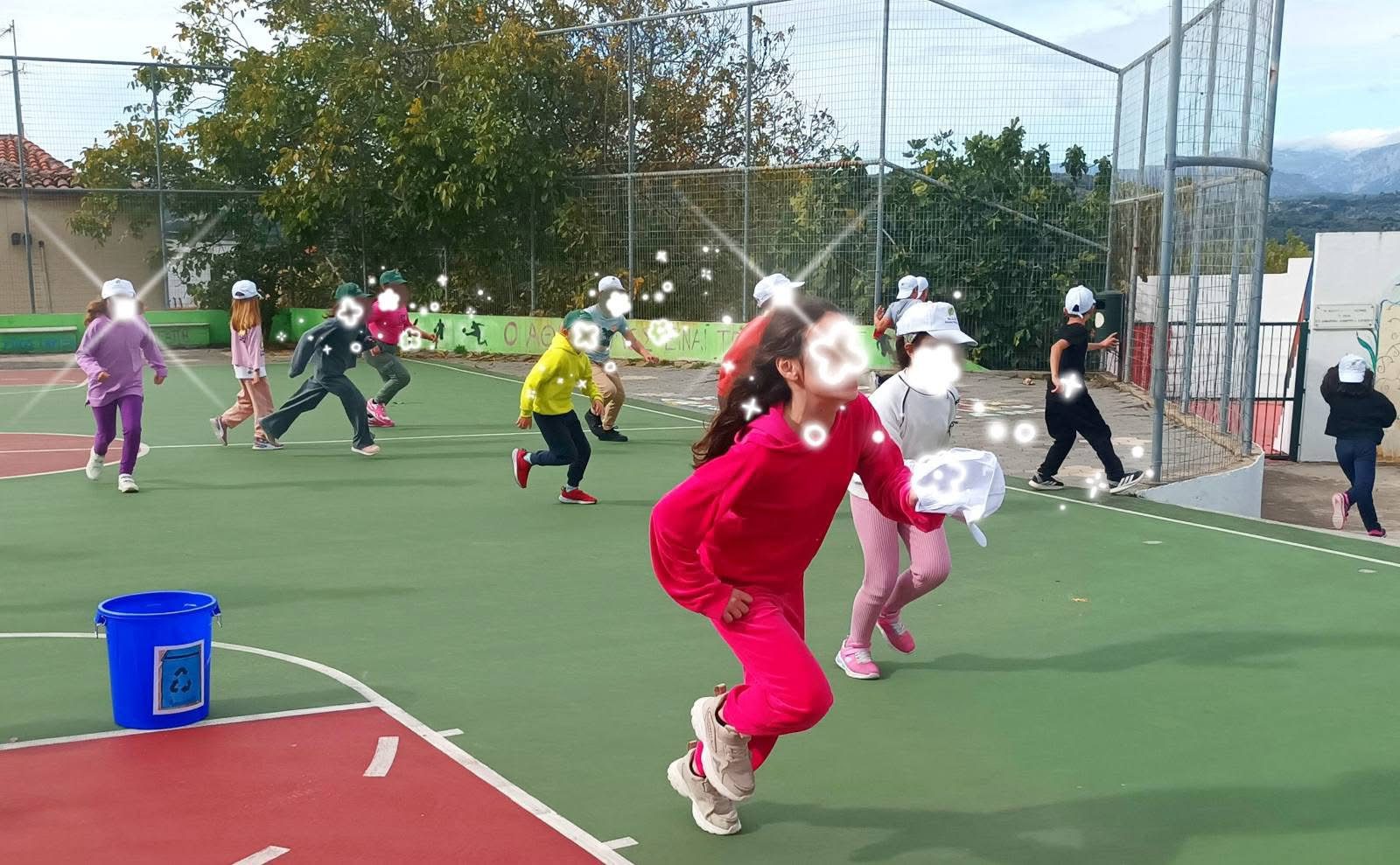 Μαθητές στην Εύβοια έπαιξαν το παιχνίδι του κρυμμένου θησαυρού των σκουπιδιών! Ο σκοπός