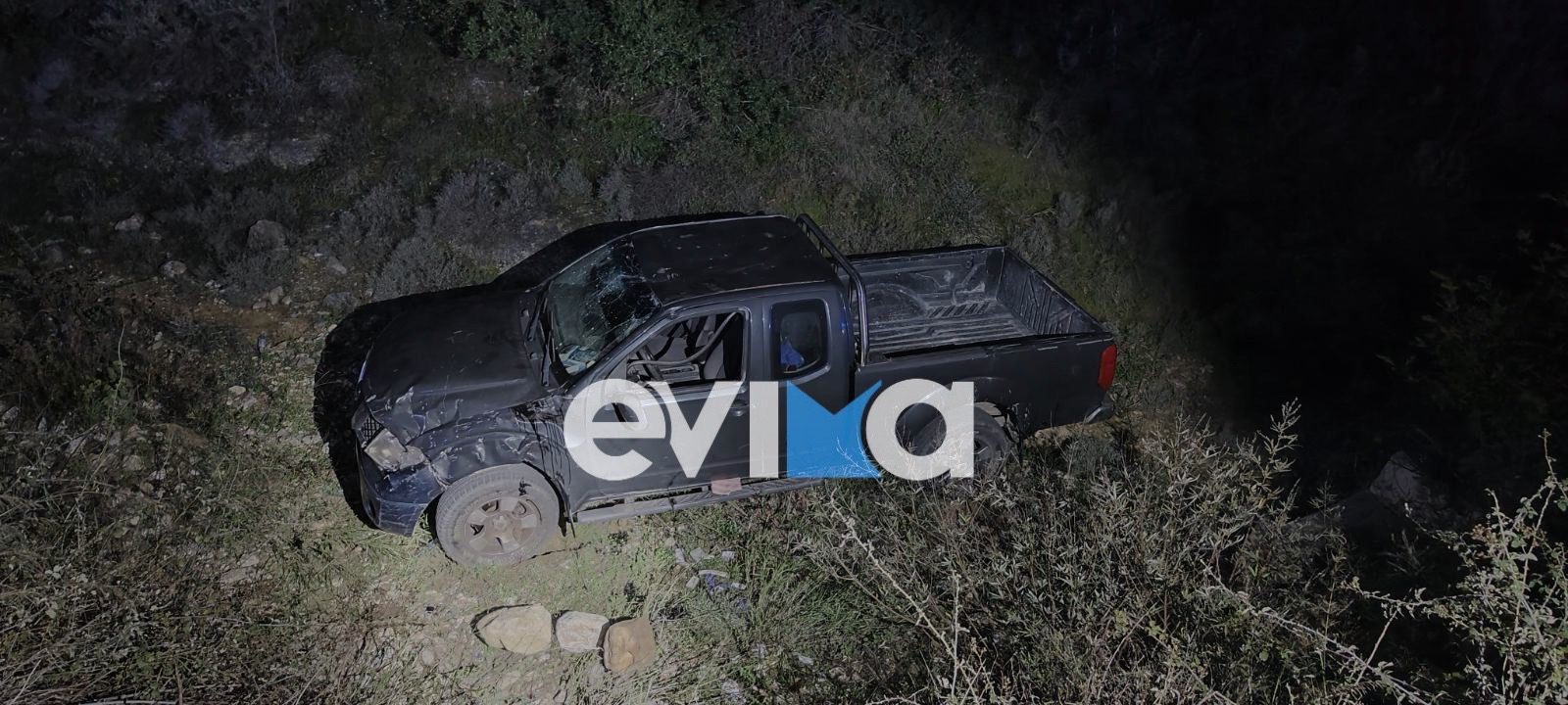 Σοβαρό τροχαίο στην Εύβοια: Αγροτικό όχημα έπεσε σε γκρεμό – Ένας τραυματίας