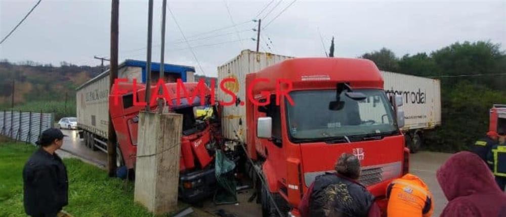 Σφοδρή σύγκρουση με δύο νταλίκες έξω από την ΒΙΠΕ στην Πατρών -Πύργου