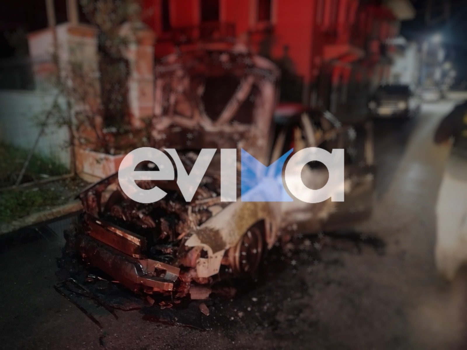 Φωτιά τώρα σε αυτοκίνητο στην Εύβοια