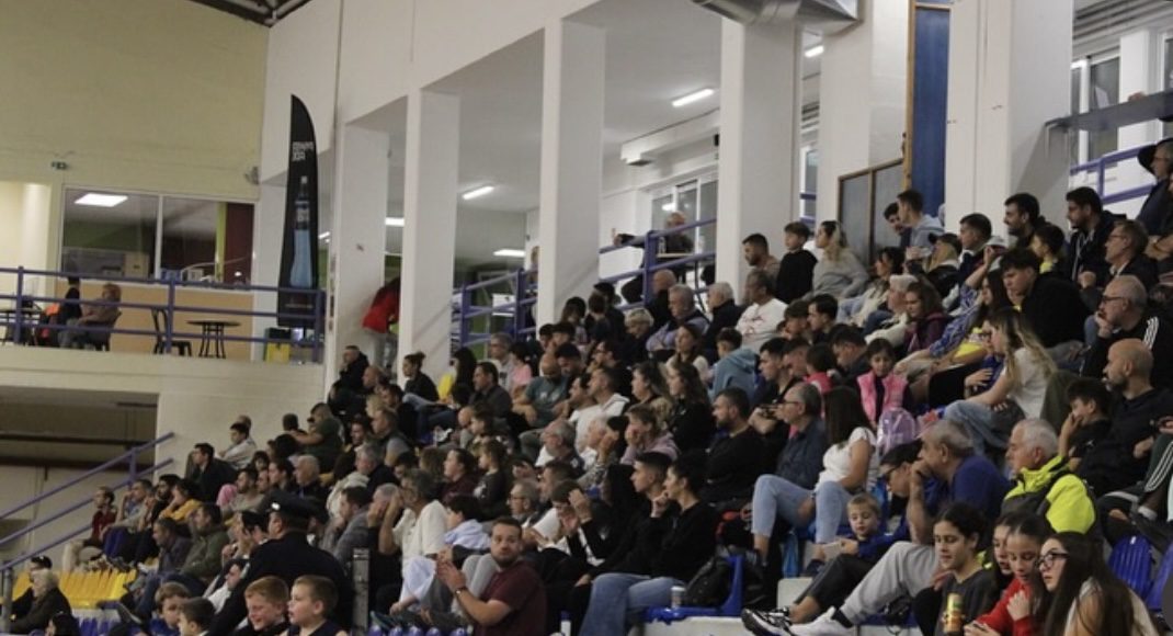 «Πλημμύρισε» από κόσμο το γήπεδο της Χαλκίδας: Συνεχίζει τις νίκες οι ΑΓΕΧ