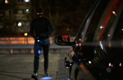 Αναστάτωση στην Εύβοια: Κόκκινο Nissan γυρίζει ύποπτα σε αυτή την γειτονιά