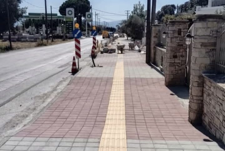 Αυτή η πόλη της Εύβοιας αποκτά καινούργια πεζοδρόμια – Εικόνες