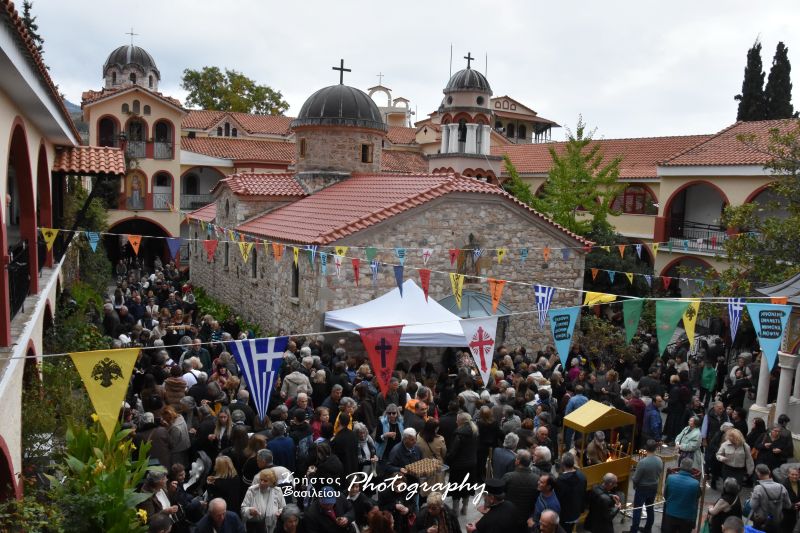 Ρίγη συγκίνησης στο Όσιο Δαυίδ στην Εύβοια! Εκατοντάδες πιστοί προσκύνησαν στη μνήμη του! (εικόνες&βίντεο) Ρίγη συγκίνησης στο Όσιο Δαυίδ στην Εύβοια! Εκατοντάδες πιστοί προσκύνησαν στη μνήμη του! (εικόνες&βίντεο)