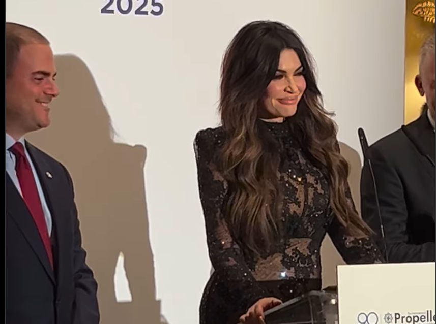 Αυτή είναι η πρώτη ελληνική λέξη που έμαθε και είπε η Κίμπερλι Γκίλφοϊλ (video)