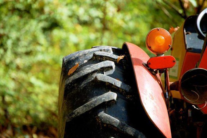 Τραγωδία στα Χανιά – Νεκρός άνδρας που καταπλακώθηκε από το τρακτέρ του