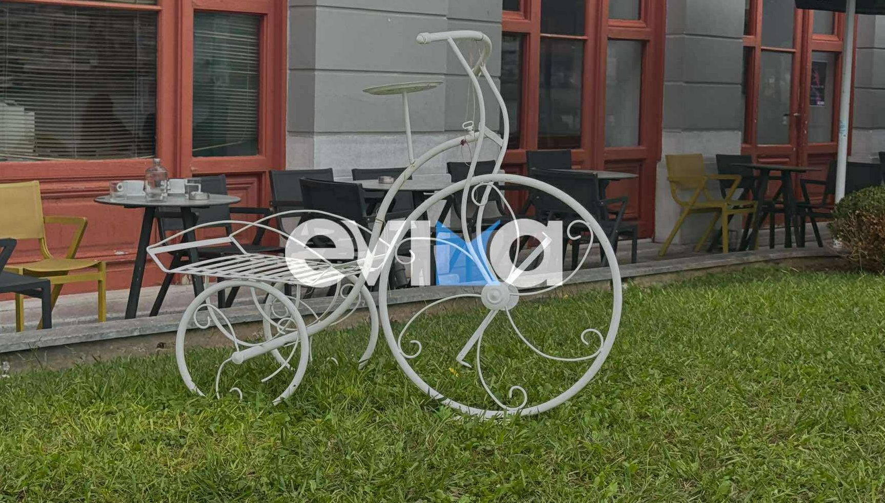 Χαλκίδα: Άγνωστοι ξήλωσαν τα λουλούδια από τα ποδήλατα του Δημαρχείου Χαλκίδα: Άγνωστοι ξήλωσαν τα λουλούδια από τα ποδήλατα του Δημαρχείου