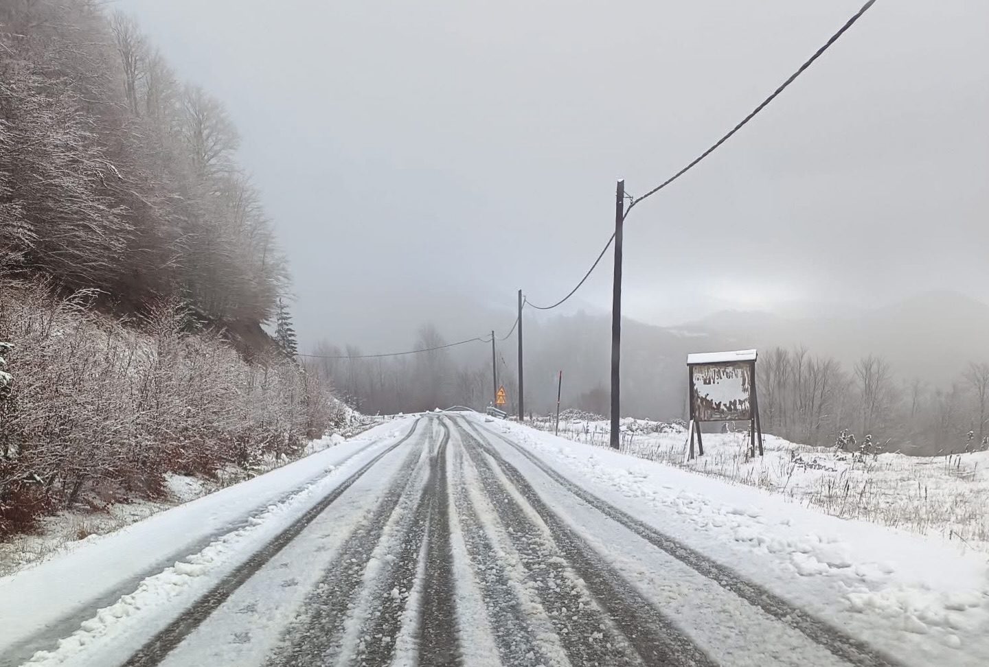 Καιρός: Έπεσαν τα πρώτα χιόνια – Μαγικές εικόνες
