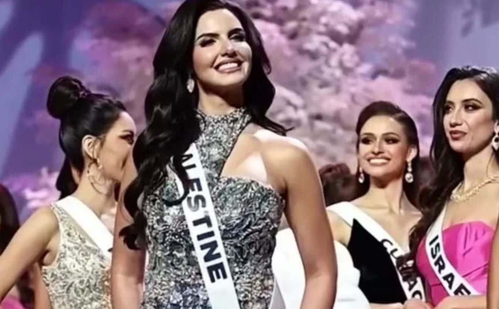 «Δολοφονικό» βλέμμα της Μις Ισραήλ στην Μις Παλαιστίνη – Δείτε το viral βίντεο