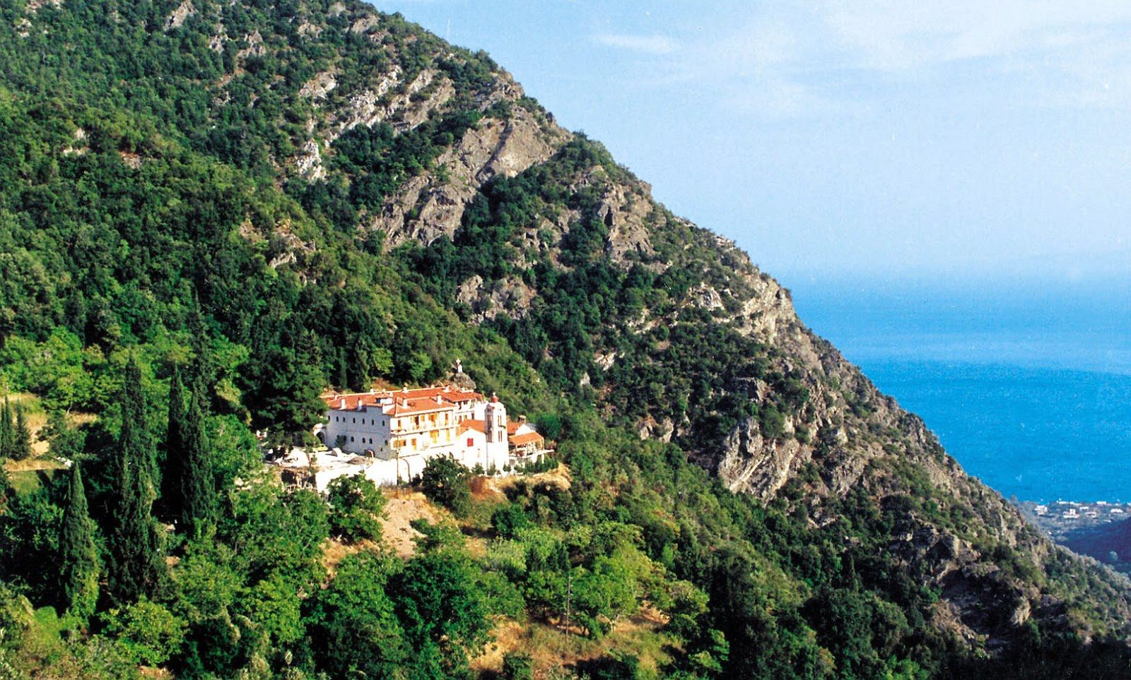 Αυτό το υπέροχο Μοναστήρι γιορτάζει σήμερα στην Εύβοια Αυτό το υπέροχο Μοναστήρι γιορτάζει σήμερα στην Εύβοια