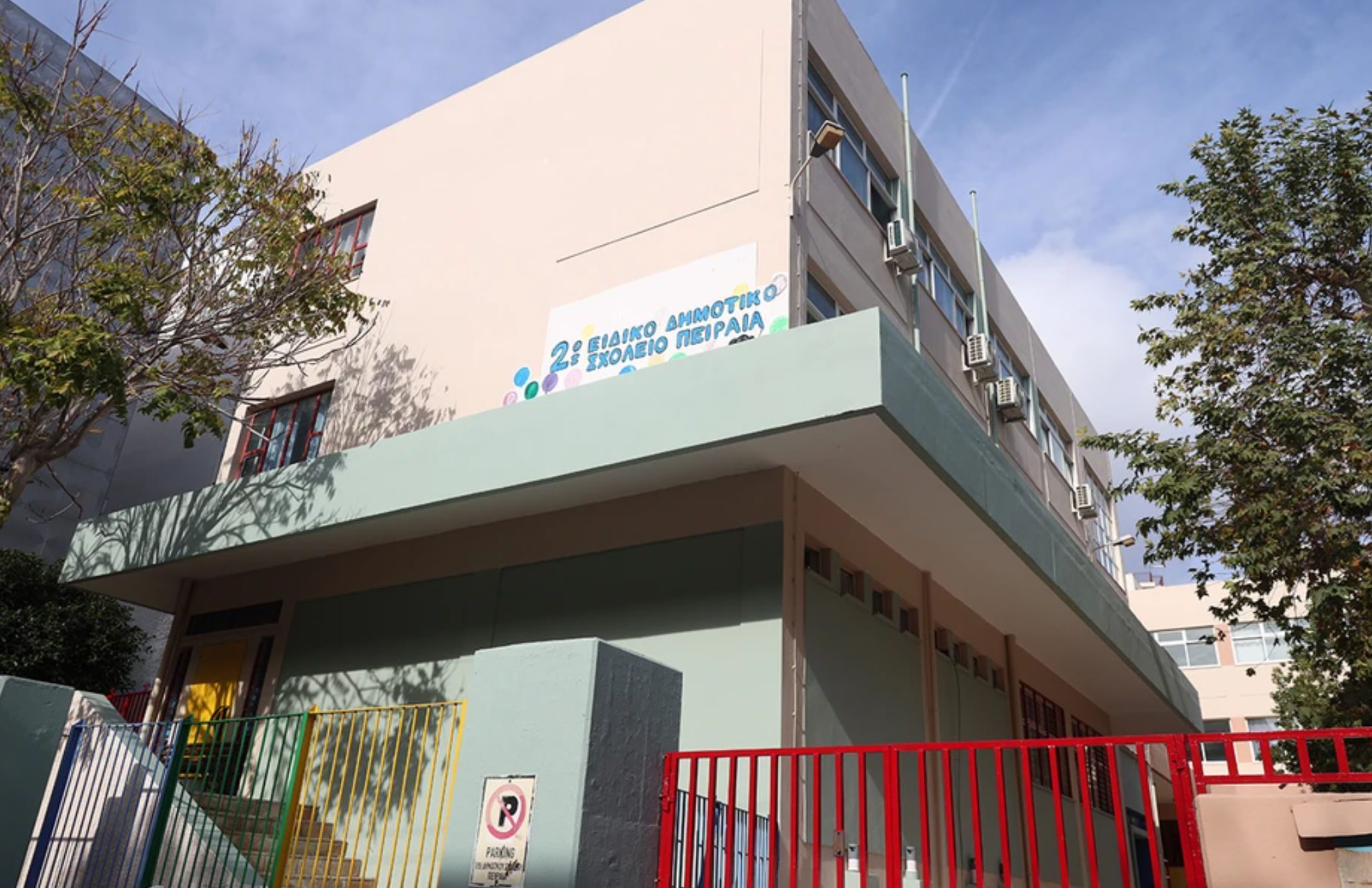 «Δεν μπορώ να διανοηθώ ότι έφυγε ένα παιδάκι 13 χρονών» – Πώς έγινε η τραγωδία στον Πειραιά