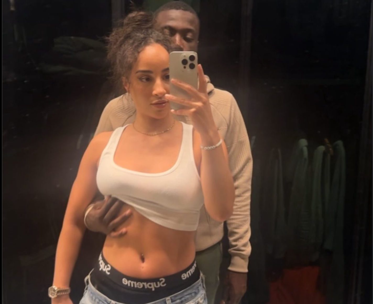 «Θα γίνει γυναίκα για σπίτι»: Πρώην αστέρας του ποδοσφαίρου παντρεύεται πρωταγωνίστρια ταινιών πορνό