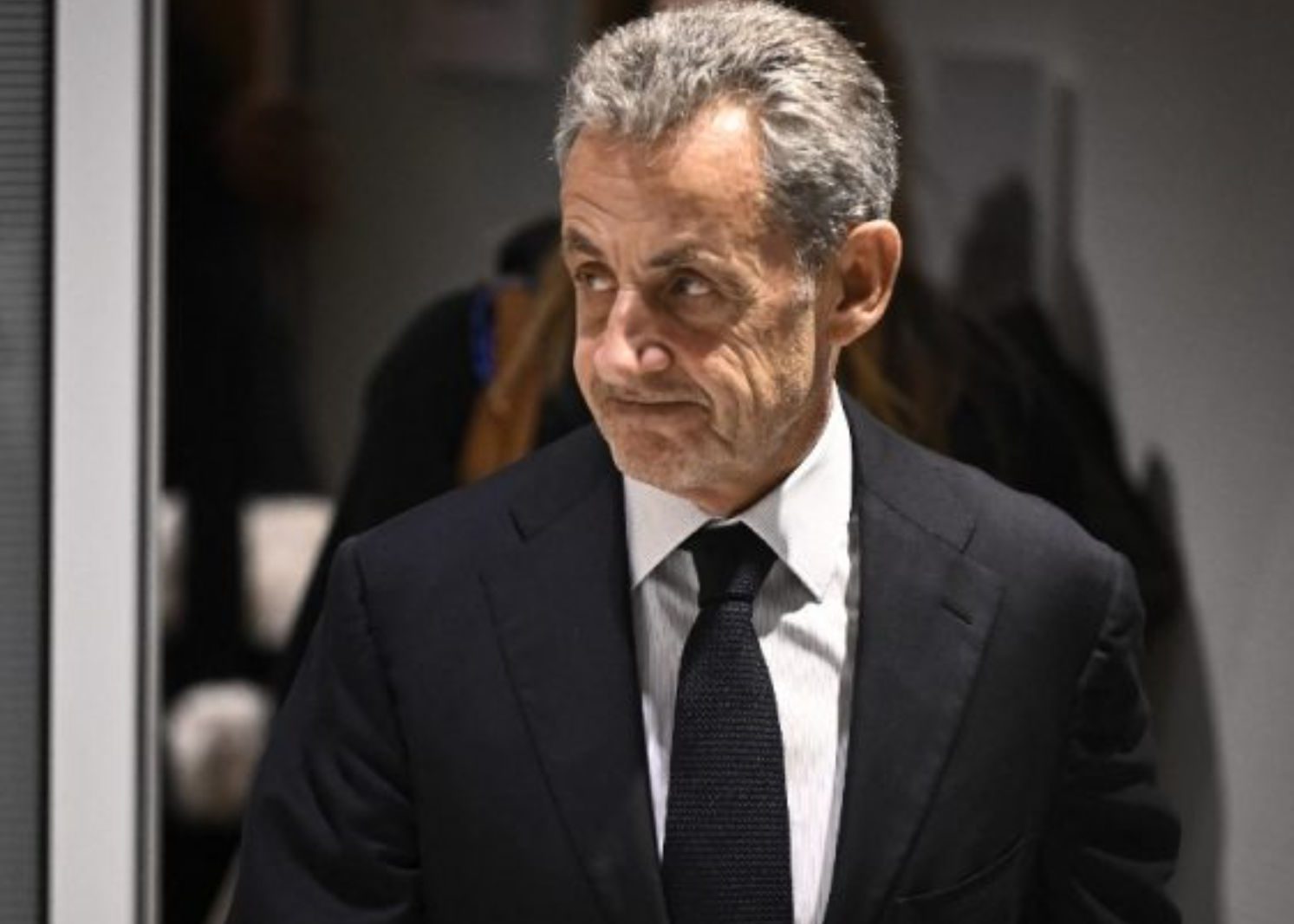 Γαλλία: Αποφυλακίζεται μετά από 20 ημέρες στην απομόνωση ο Σαρκοζί