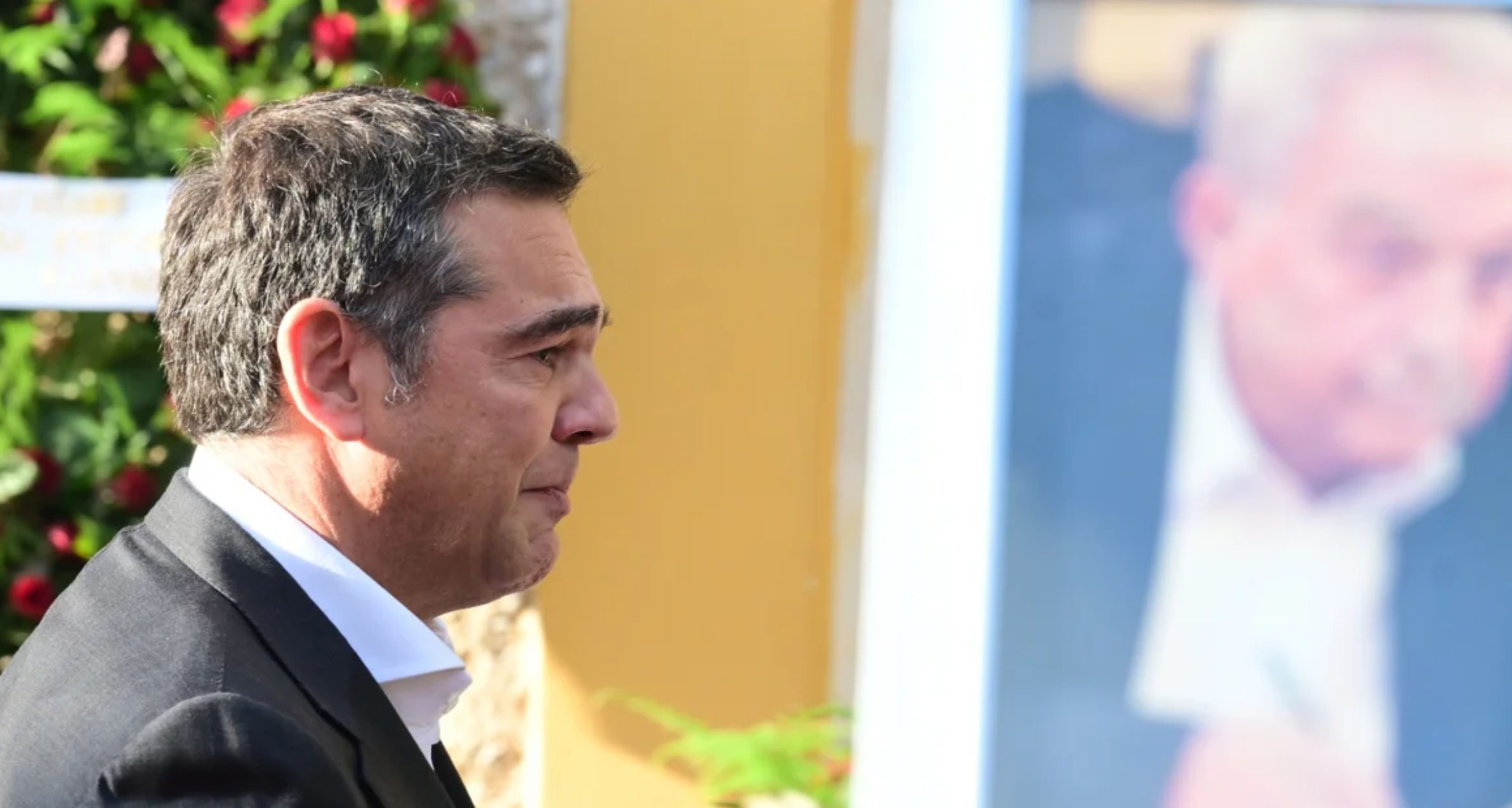 Βούρκωσε ο Αλέξης Τσίπρας στον επικήδειο του Φλαμπουράρη