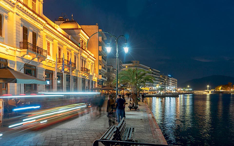 Αλλάζουν… τα φώτα στη Χαλκίδα: Το νέο μεγάλο έργο αξίας 296.384 ευρώ