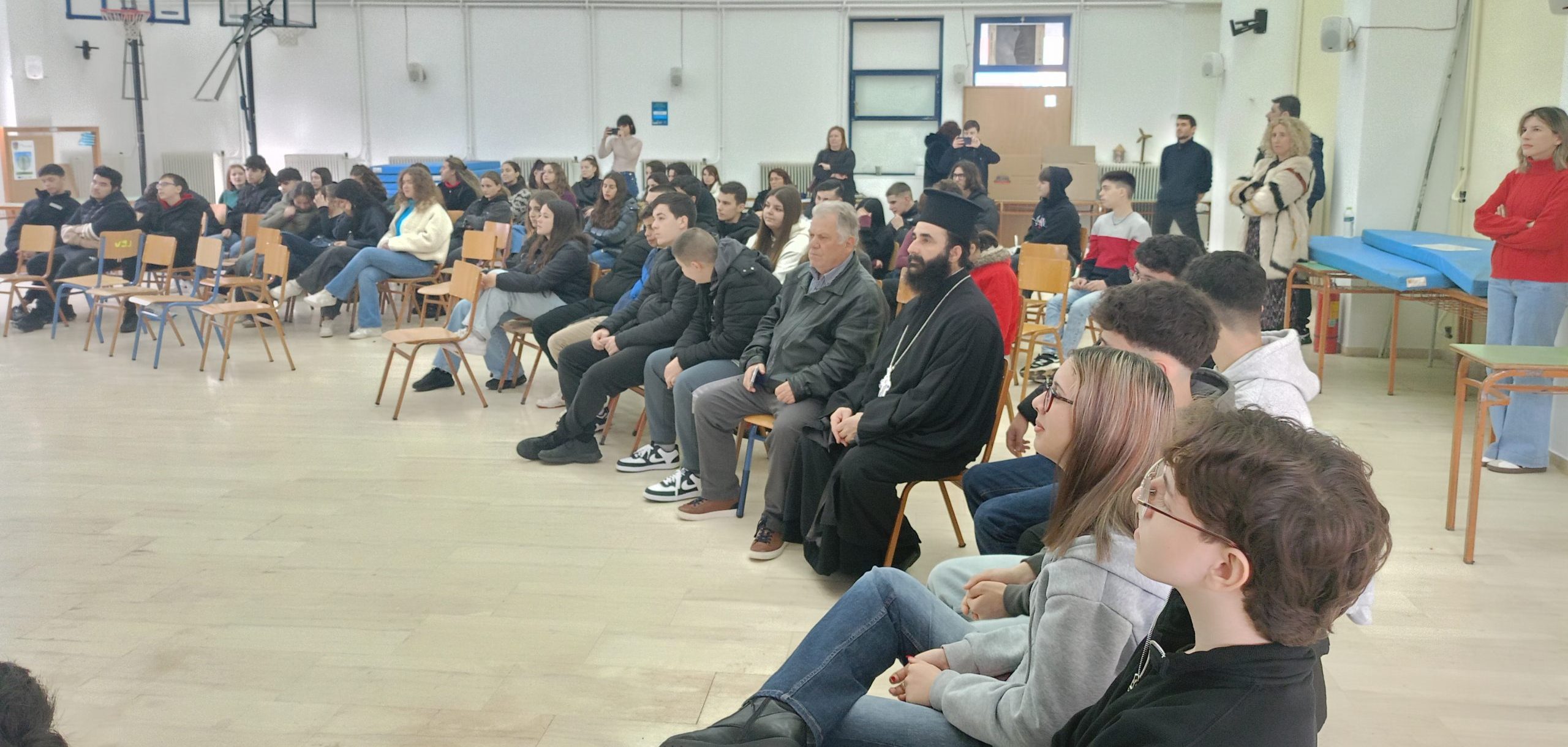 Εύβοια: Καταπληκτική εκδήλωση από το Γενικό Λύκειο Μαντουδίου παρουσία του ιερέα του χωριού