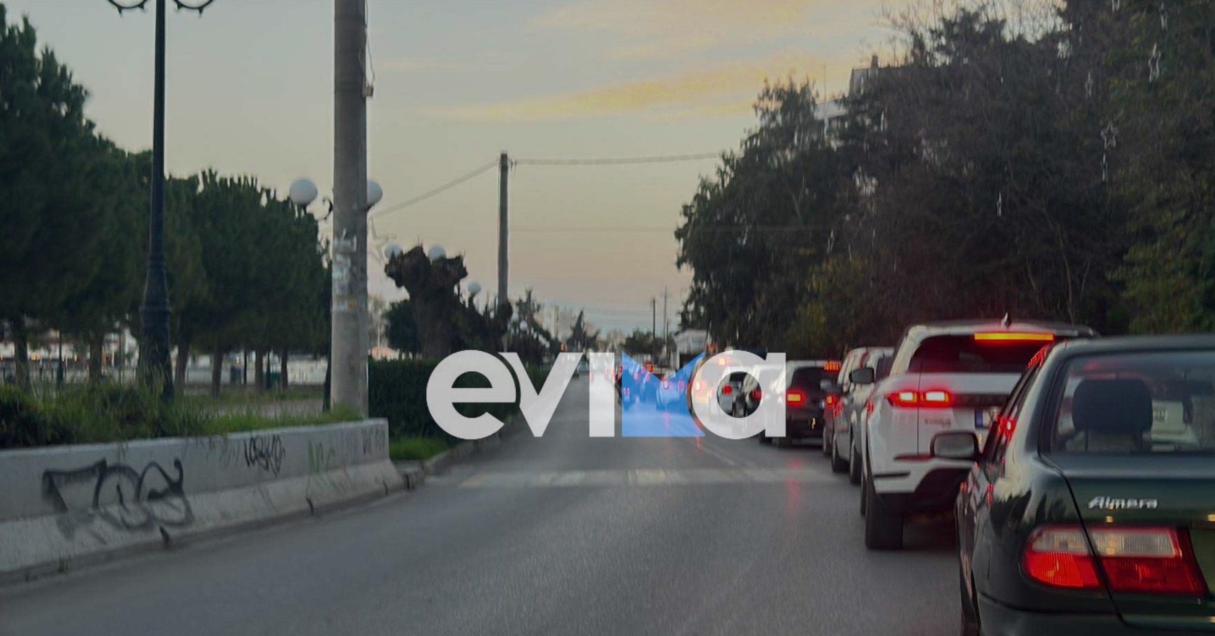 Χάος αυτή την ώρα στην γέφυρα του Ευρίπου στη Χαλκίδα