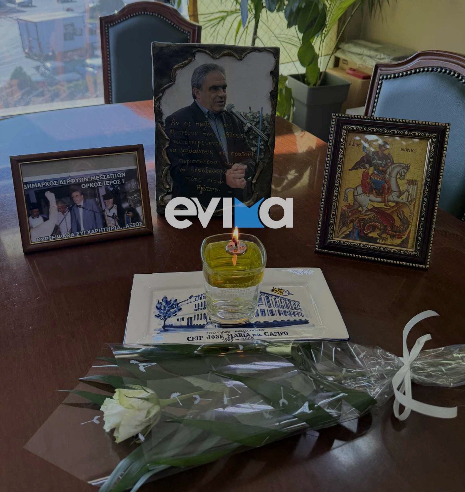 Εύβοια: Η επόμενη μέρα χωρίς το Γιώργο Ψαθά στο γραφείο: Βουβός πόνος και ένα καντήλι