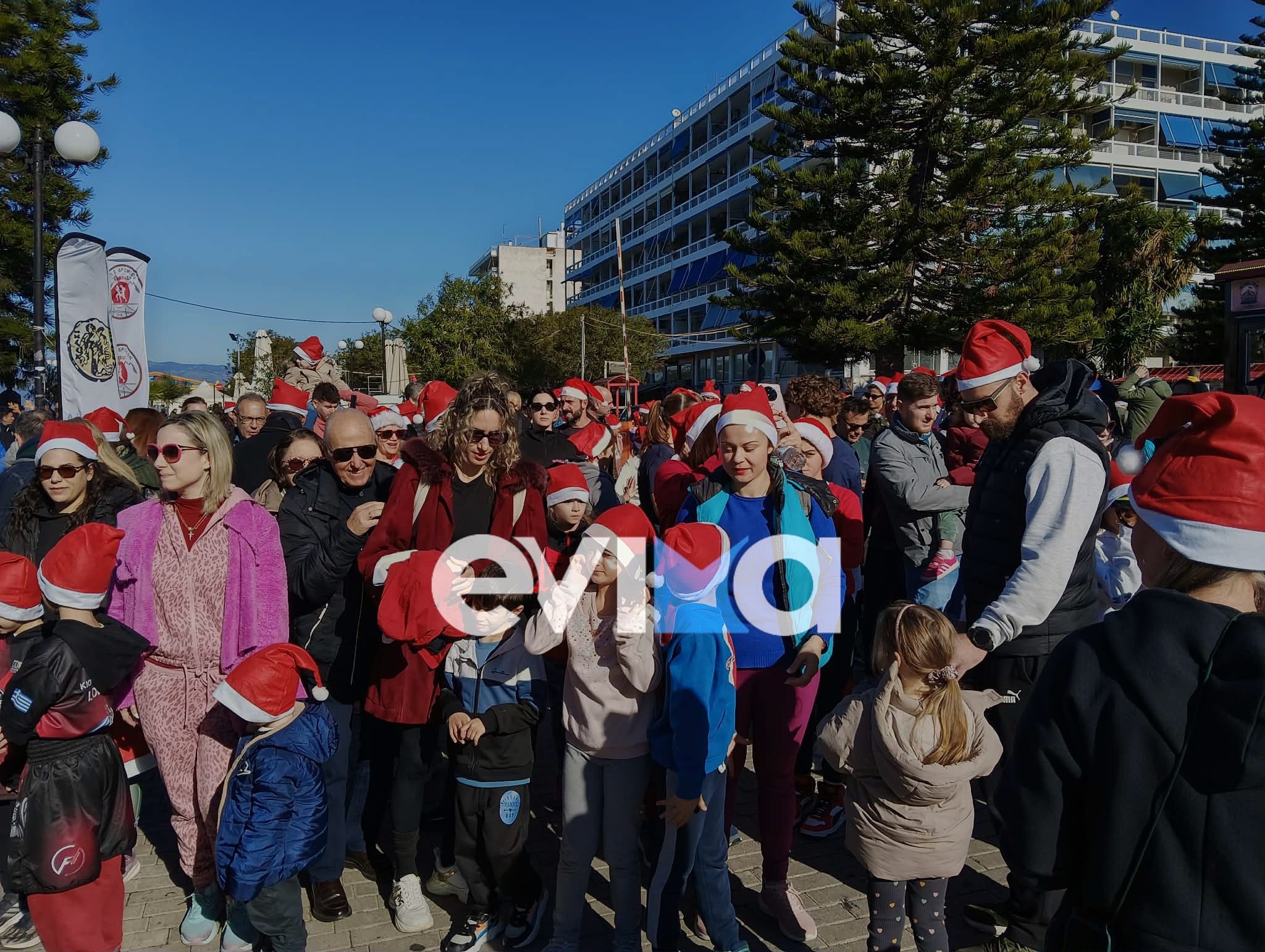 Χαλκίδα: Έκαναν πάταγο οι Άγιοι Βασίληδες στην παραλία (pics&vid)