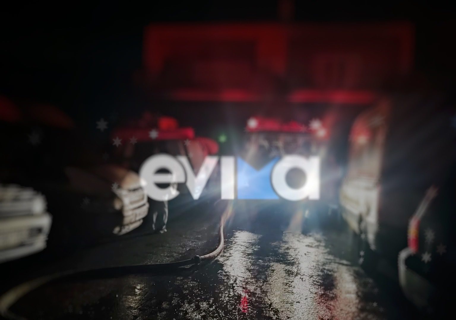 Φωτιά στην Εύβοια: Κάηκε εσωτερικός χώρος επιχείρησης (βίντεο)