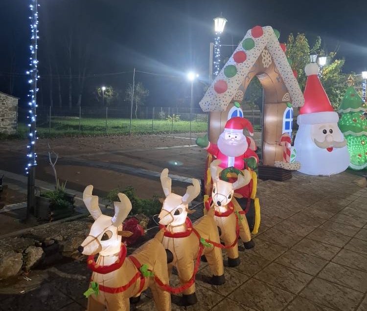 Παραμυθένια Χριστούγεννα στην Εύβοια: Ο Αντιδήμαρχος Φώτισε τα Χάνια Αυλωναρίου