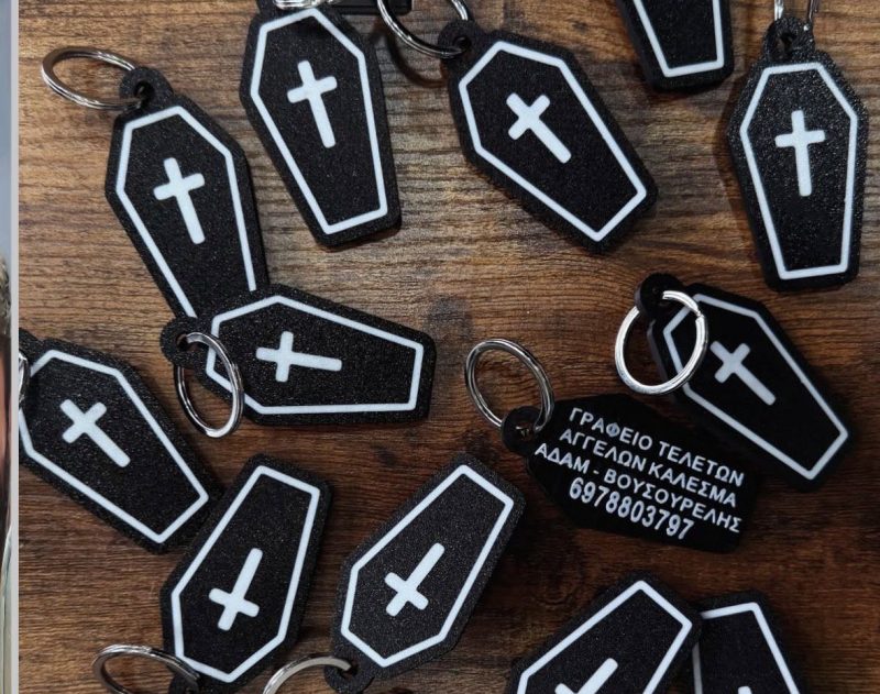 «Μπρελοκ… τελευταίας εξόδου» από το γραφείο τελετών της Εύβοιας που έγινε viral