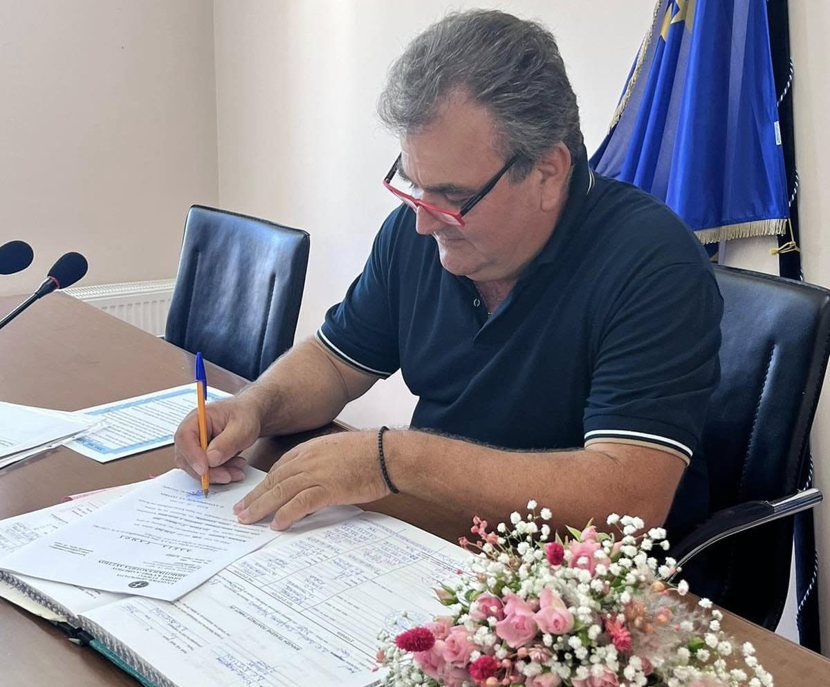 Ευχές από τον αντιδήμαρχο Δυστίων του Δήμου Κύμης Αλιβερίου, Σταμάτη Χουλιαρά