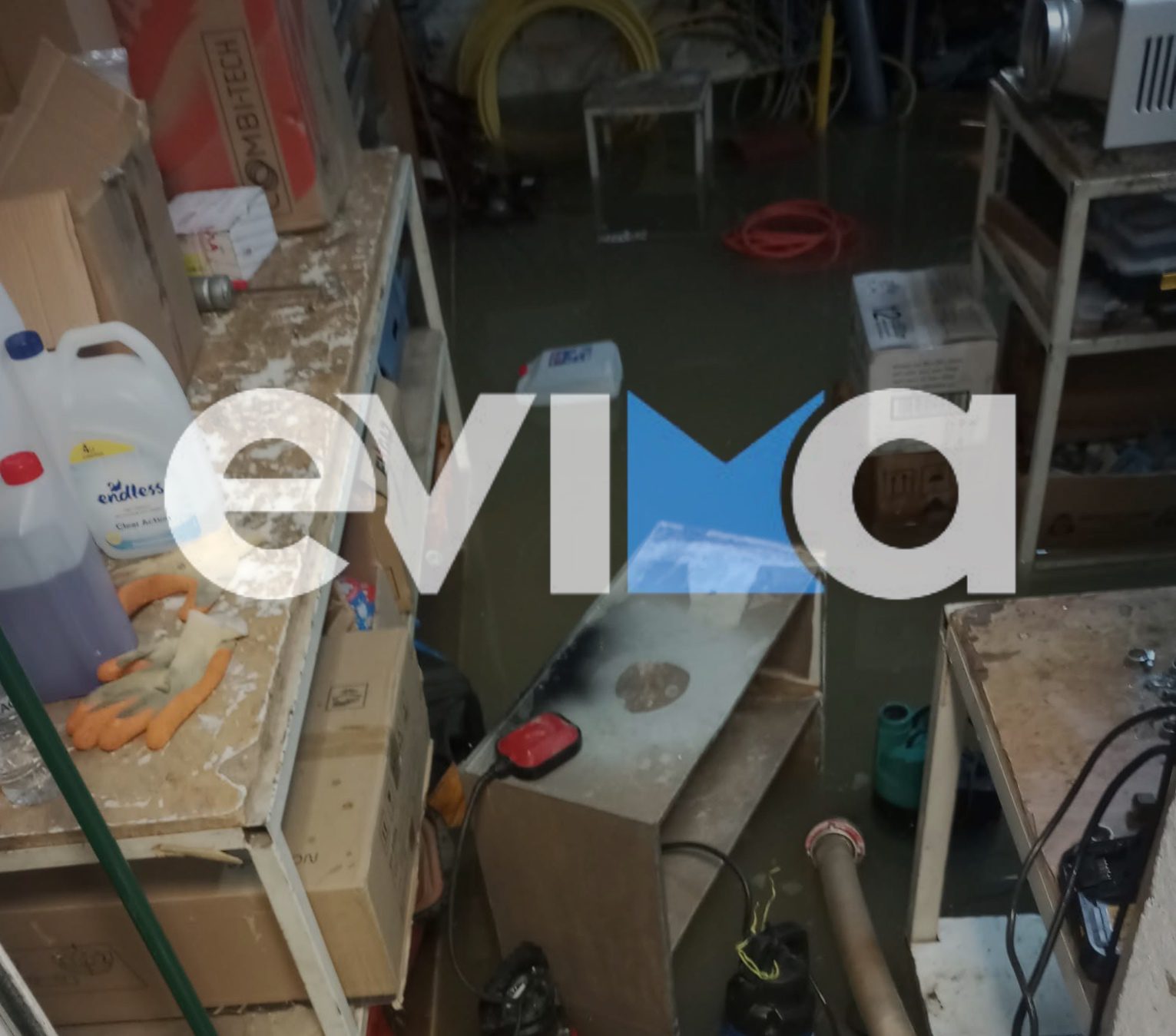 Σοβαρά προβλήματα στην Εύβοια: Η κακοκαιρία Byron πλημμύρισε σπίτια και επιχειρήσεις (εικόνες)