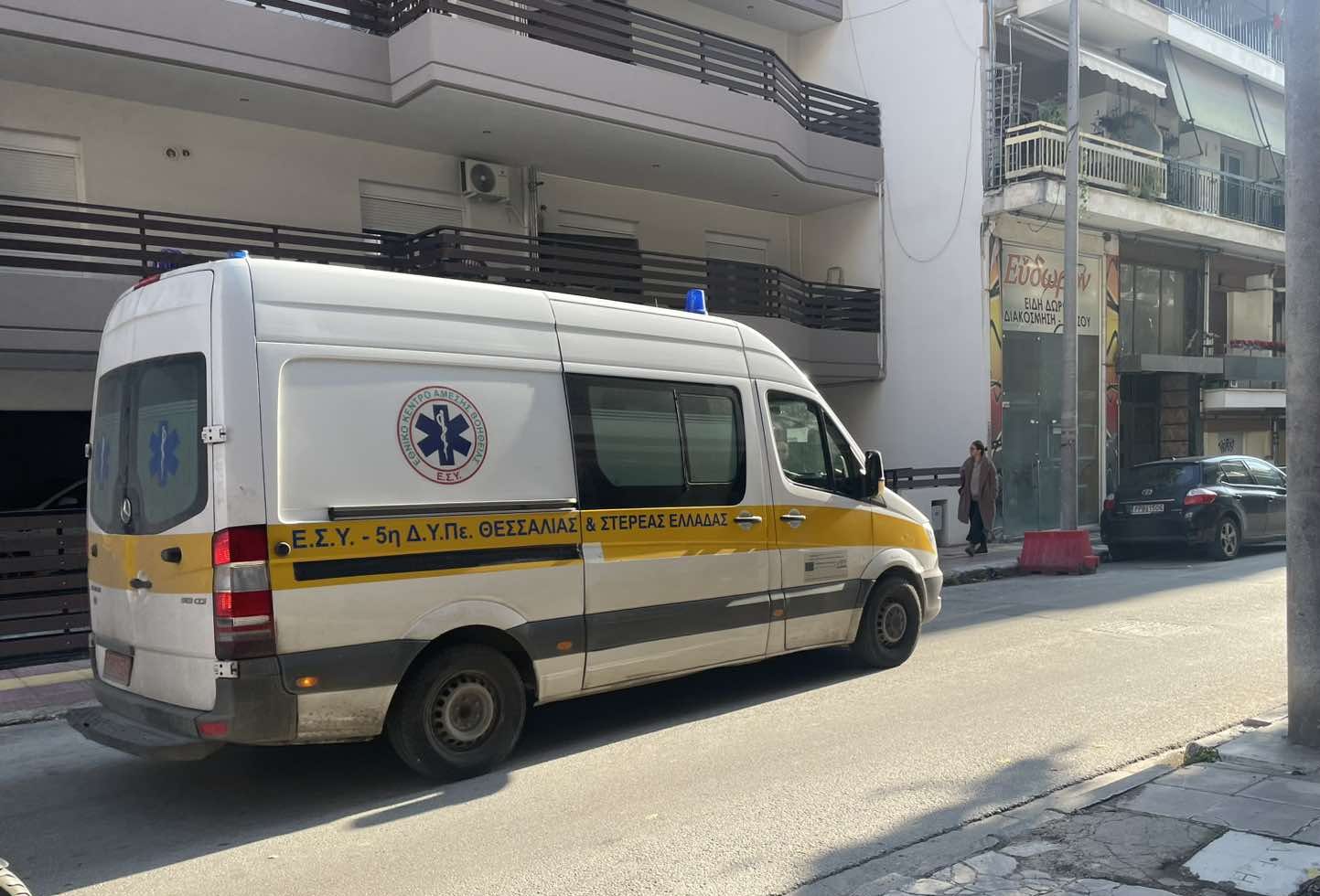 Τραγωδία στη Λάρισα: 54χρονος έπεσε από ταράτσα πολυκατοικίας και πέθανε