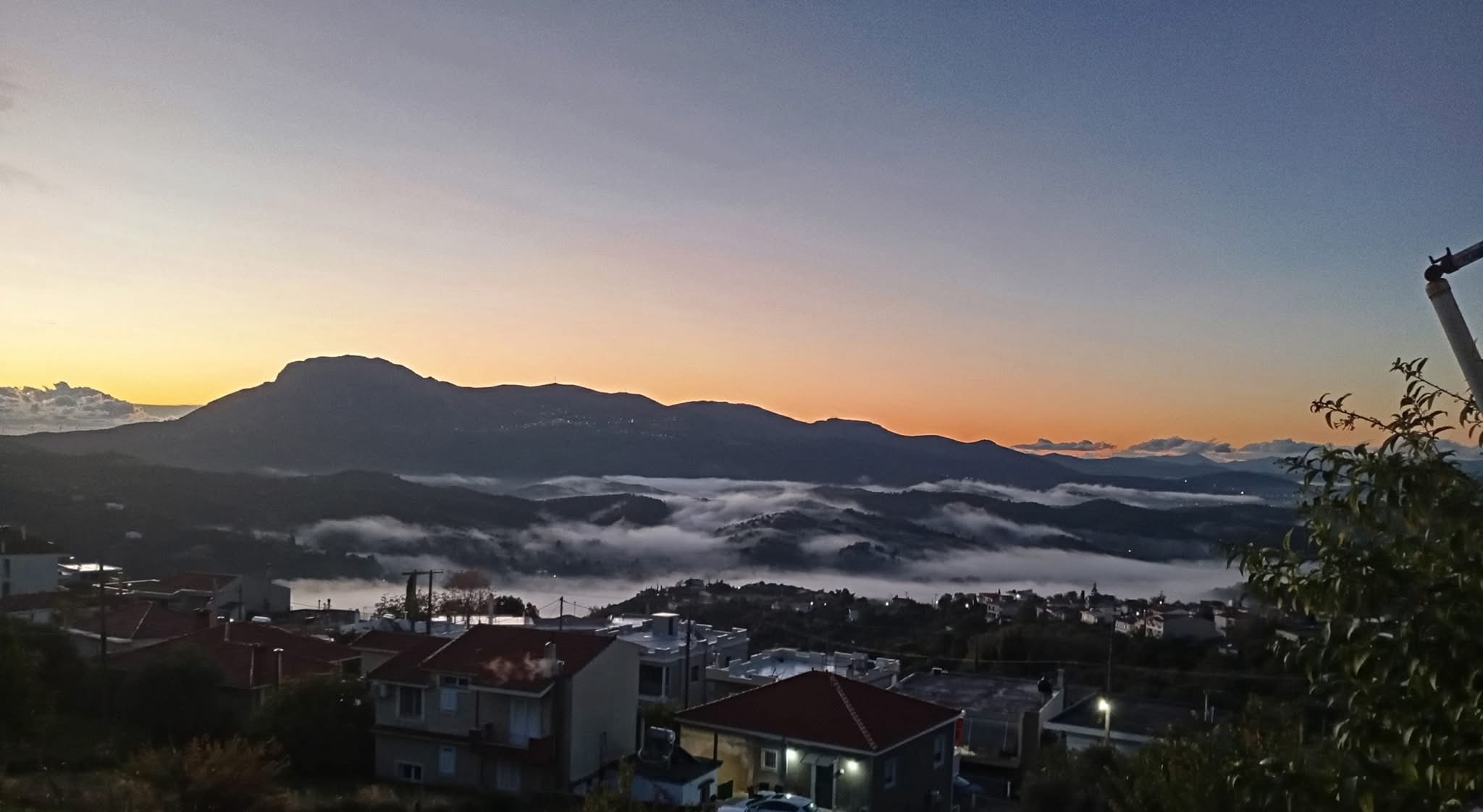 Καιρός: Συννεφιά και υψηλές θερμοκρασίες στην Εύβοια πριν την κακοκαιρία